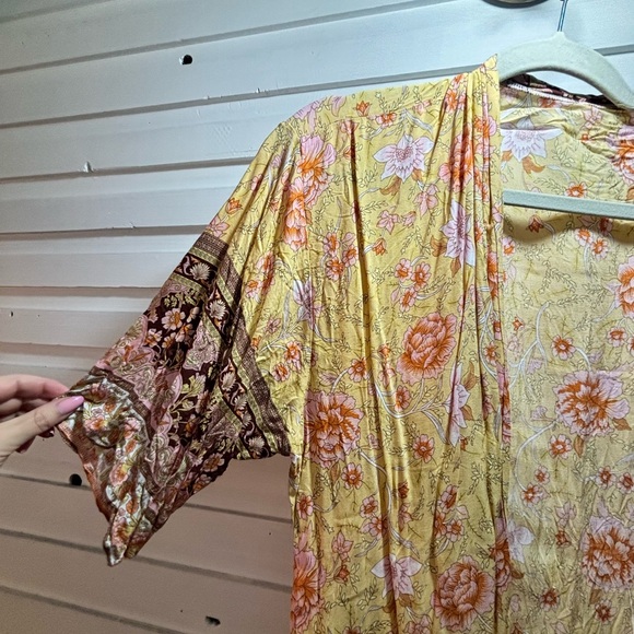 Floral Patterned Kimono/ Robe - Picture 8 of 8